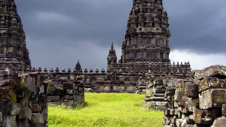 Candi prambanan jadi wisata para turis