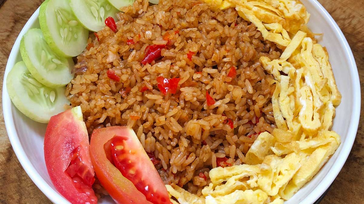 Nasi goreng indonesia paling nikmat dan lezat