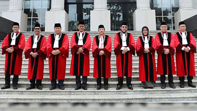 Pekerjaan hakim beserta penjelasan detail