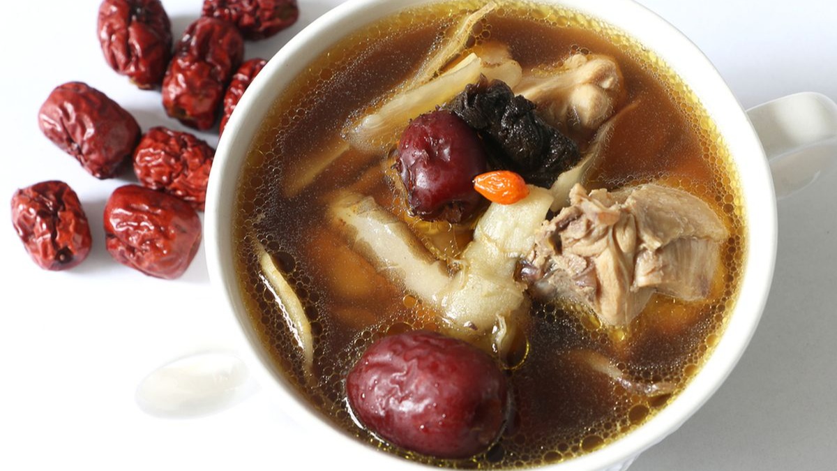 Ayam obat menjadi makanan enak dan segar di saat tidak enak badan