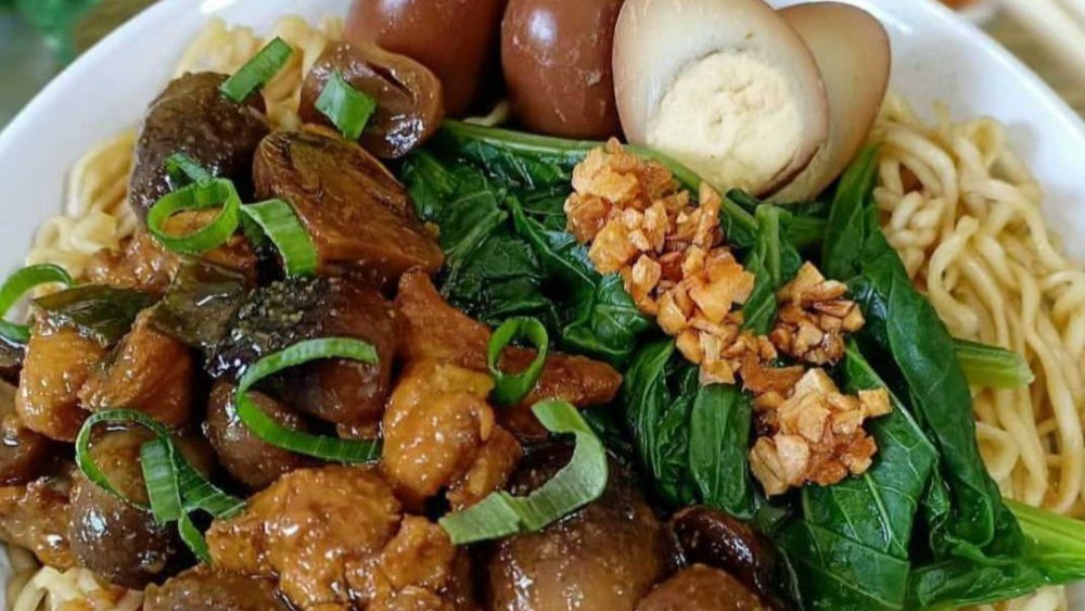 Mie ayam jamur yang enak dan rasanya yummy