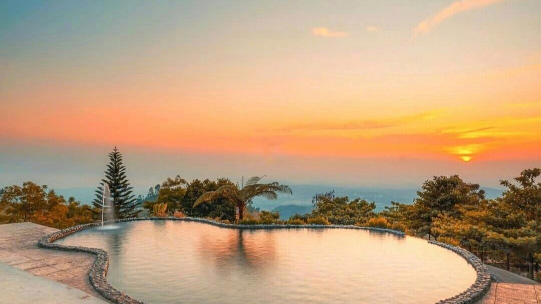 Wisata "Super Priority": Menjelajahi Destinasi Eksotis di Luar Bali seperti Labuan Bajo dan Raja AmpatPemerintah mendorong destinasi "Super Priority" untuk mendiversifikasi pariwisata Indonesia dan mengurangi overtourism di Bali.
