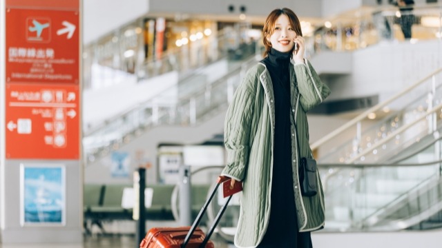 Tren 'Jalan-Jalan Sambil Bawa Koper' Meledak: Solusi atau Beban Baru bagi Transportasi Umum?